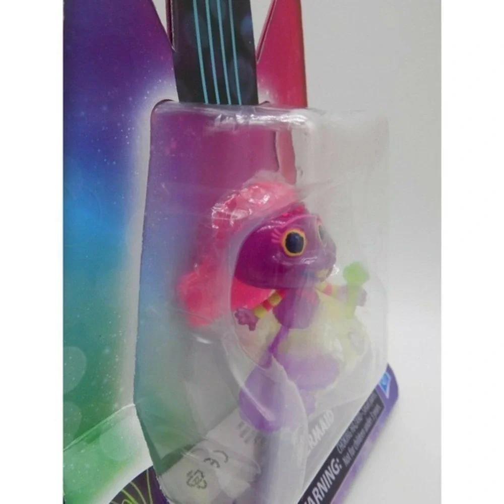 DreamWorks Trolls World Tour Mermaid Collectible Doll with Microphone Toy Figure